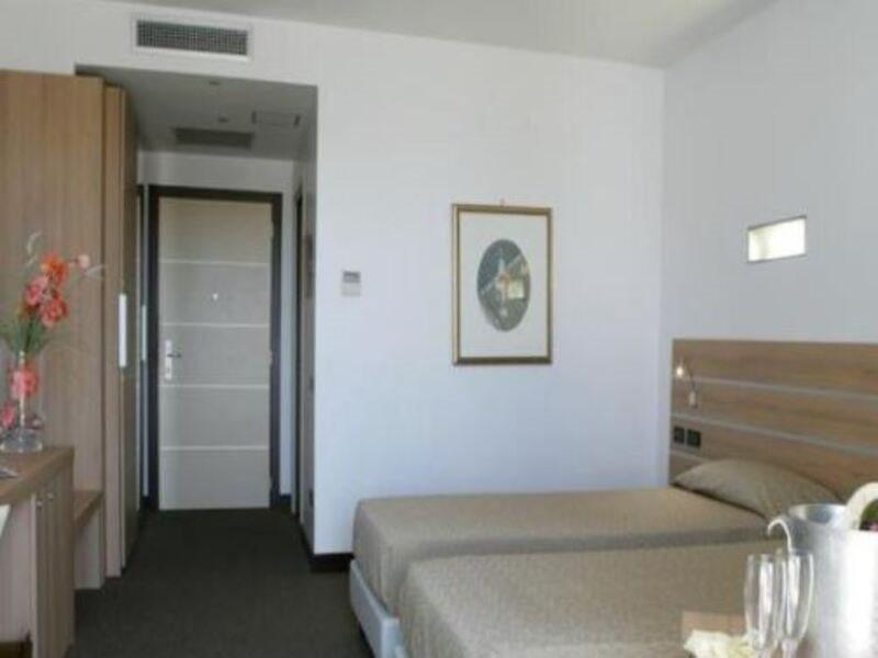 Hotel Sporting Помеция Экстерьер фото