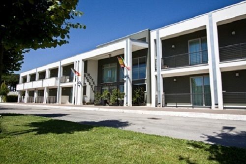 Hotel Sporting Помеция Экстерьер фото